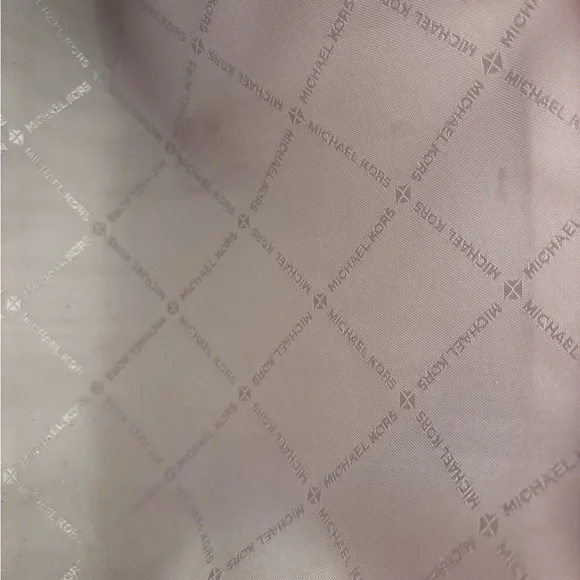 Michael Kors Jet Set Large Signature Logo Shoulder Bag
Pink - Picture 14 of 16